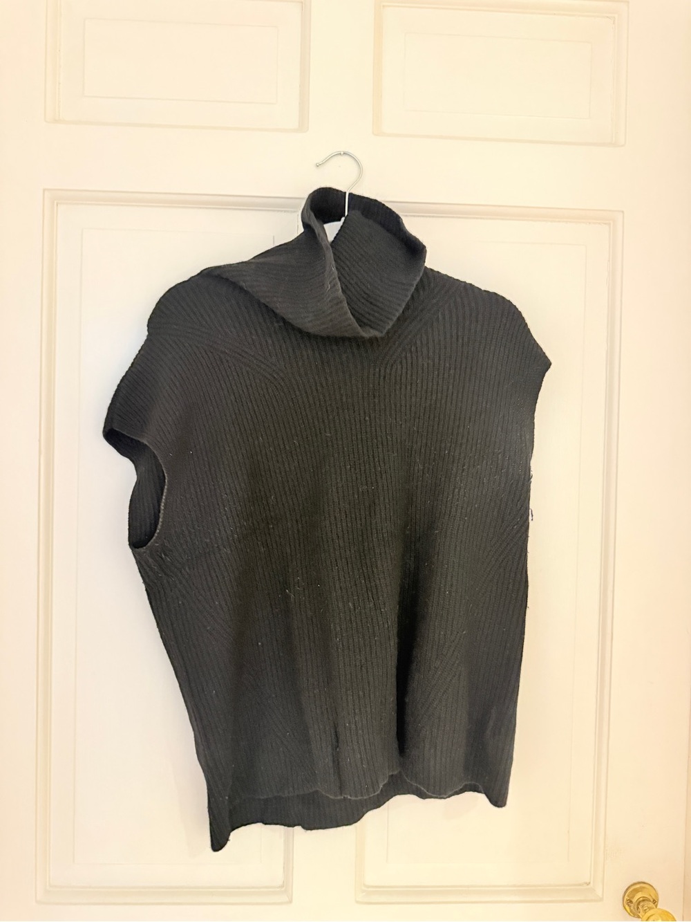 Sleeveless Black Ribbed Turtleneck Sweater Top
